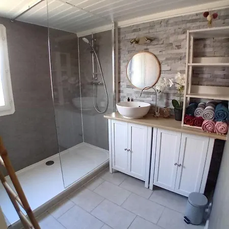 Holiday home La Maisonnette De Saint-julien *